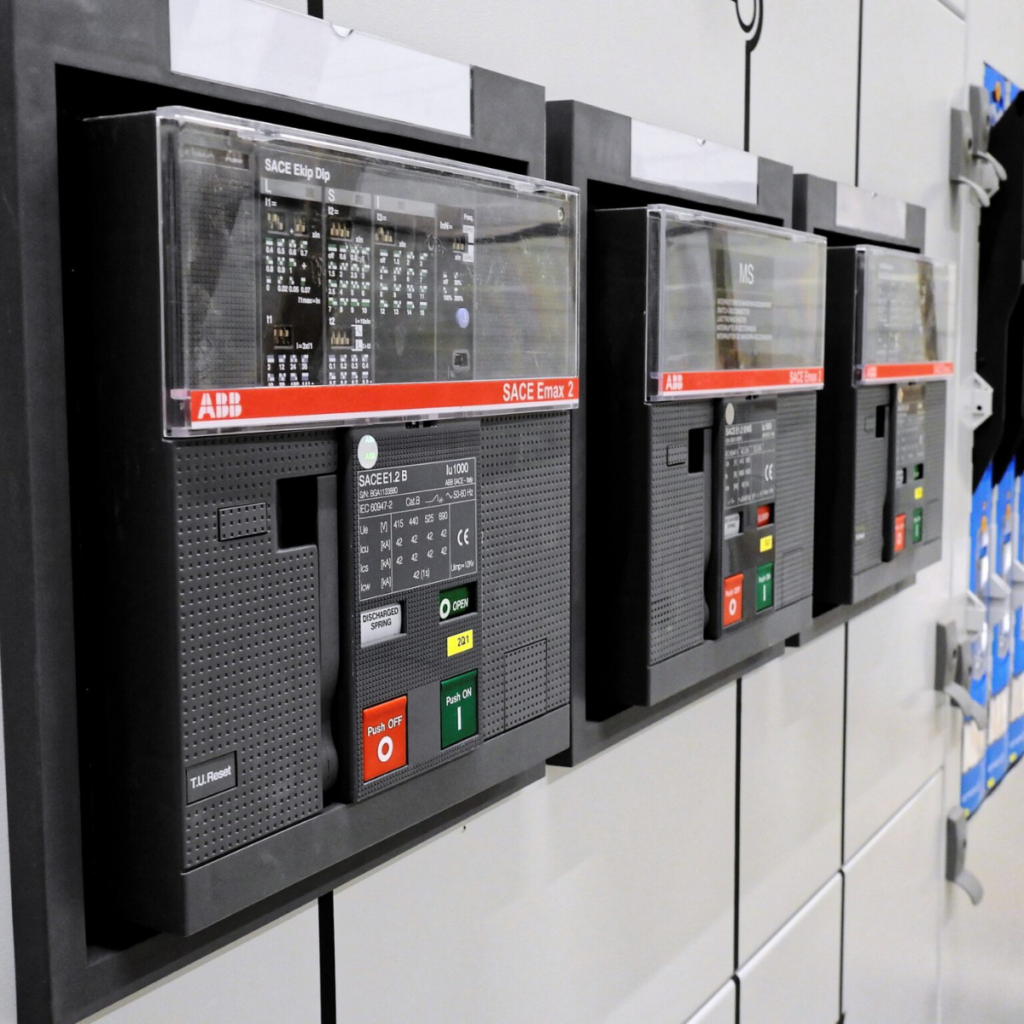 Comment fonctionne une armoire électrique d'éolienne ?